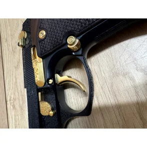 PISTOLET BERETTA 92F 9x19 CUSTOM OR ENGRAVING