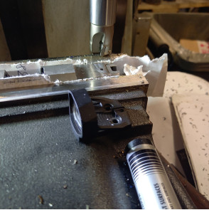 ATELIER // USINAGE FRAISAGE POINT ROUGE - OPTIQUE