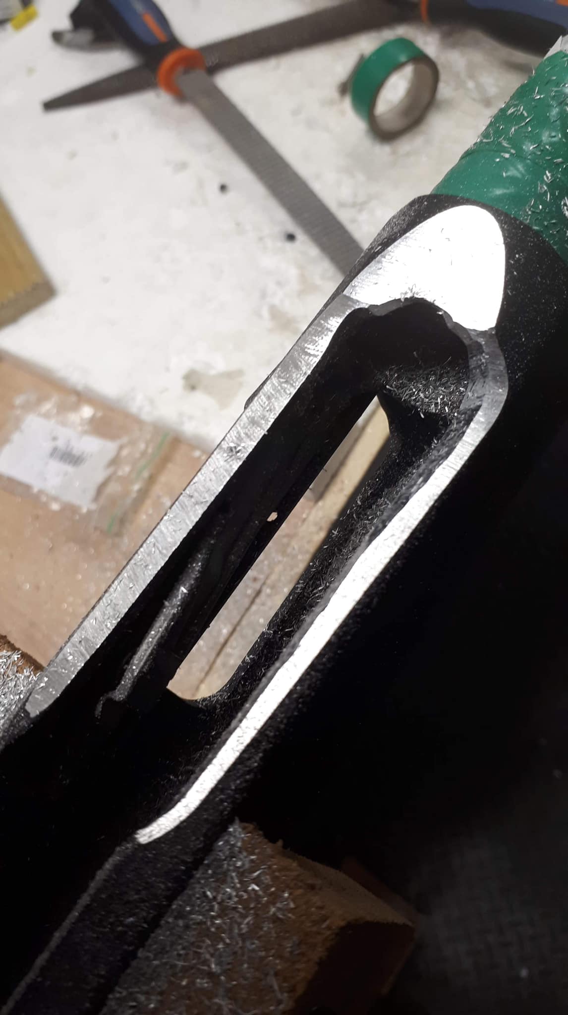 Modification puit de chargeur sur Benelli M2. Spécial speedload, shotgun. — photo