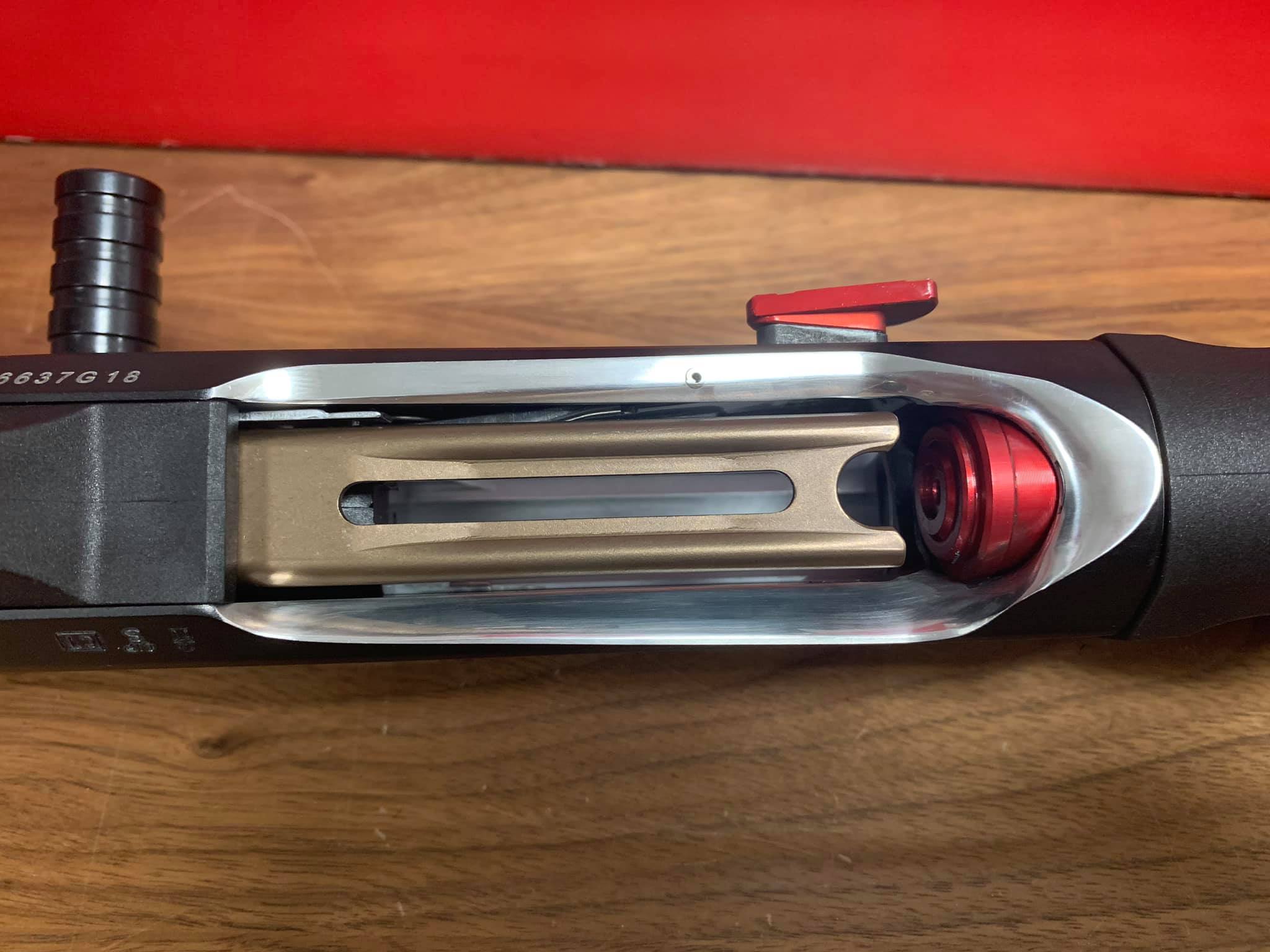 Modification puit de chargeur sur Benelli M2. Spécial speedload, shotgun. — photo