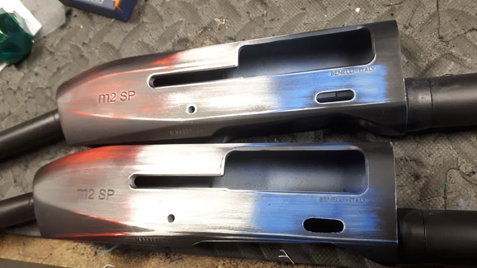 Travaille express d'hier pour notre champion François Xavier Dyba, customisation de ses… — photo