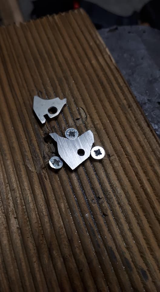 Poste du soir, avec quelques photos de la fabrication et trempe d'un percuteur sur un S… — photo