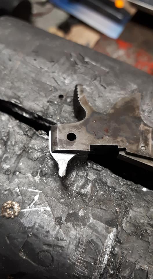 Poste du soir, avec quelques photos de la fabrication et trempe d'un percuteur sur un S… — photo
