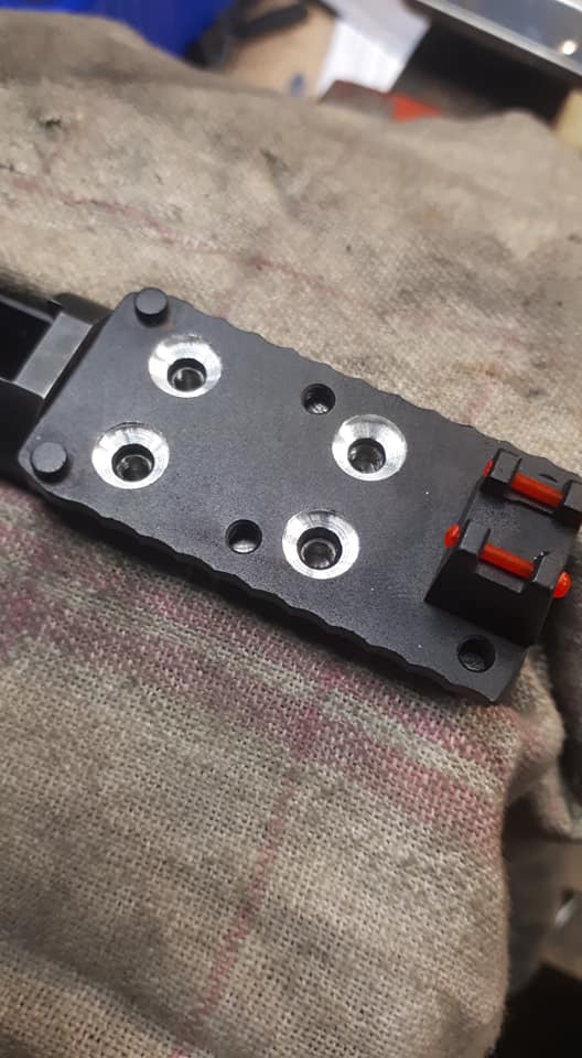 Poste du jour, Usinage d'une culasse STI Tactical déjà traite il y à quelques année pou… — photo