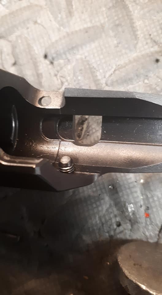 Poste du Samedi soir avec quelques photos du sauvetage de cette carabine Browning X-Bol… — photo