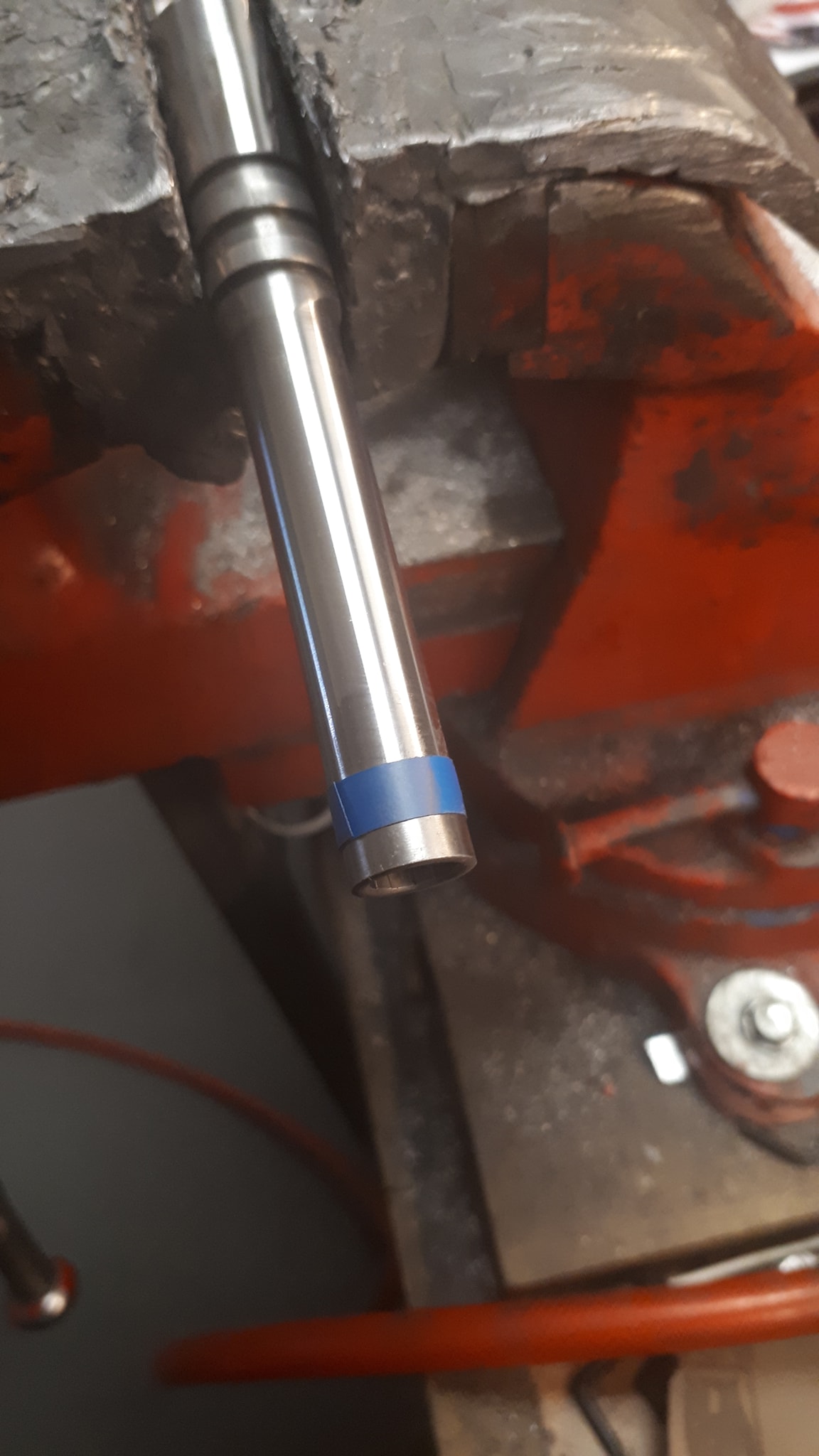 Poste du jour, Usinage culasse CZ 75B inox pour pose d'un point rouge au plus bas ainsi… — photo