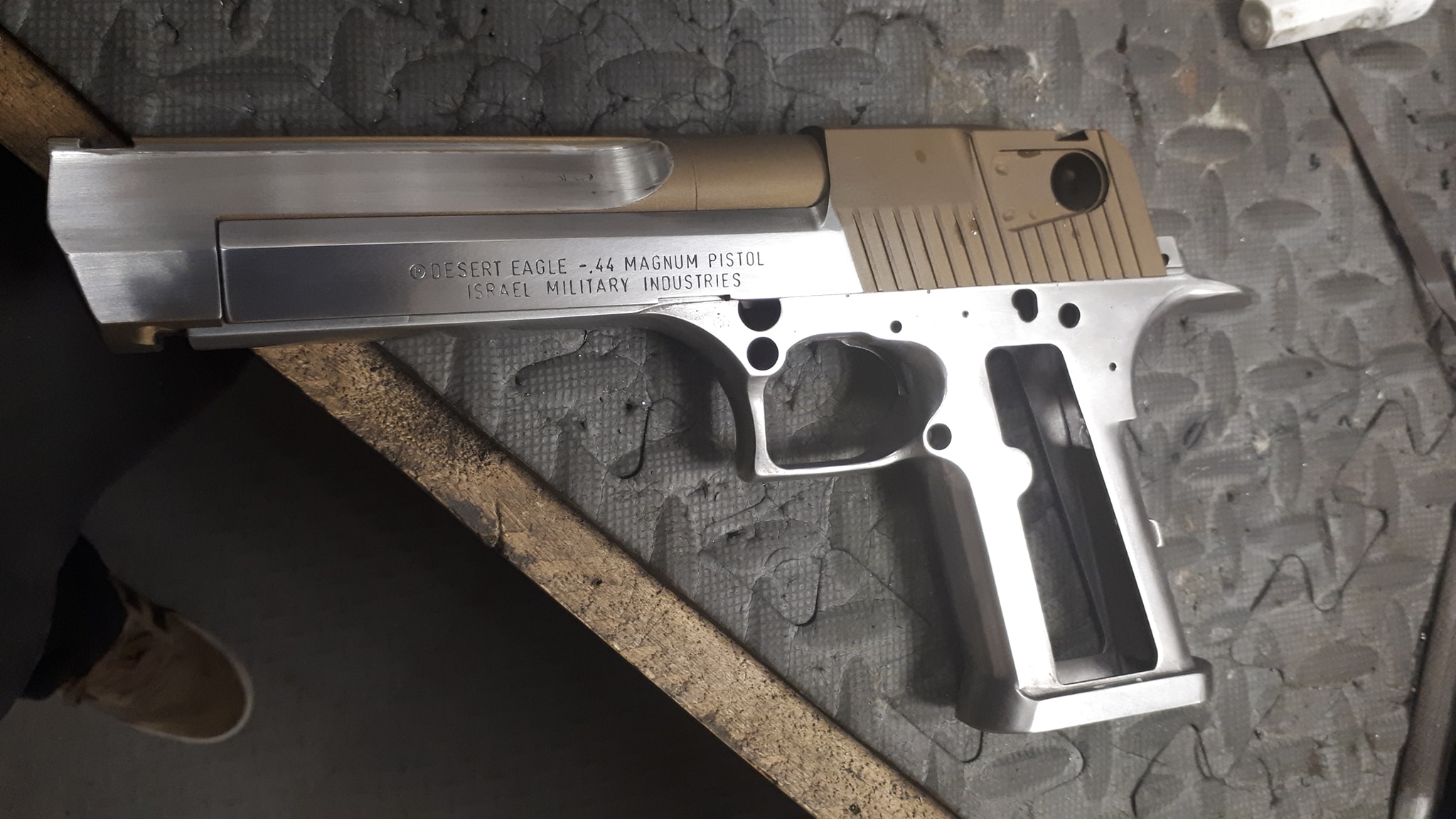IMI Désert Eagle en 44mag : — photo