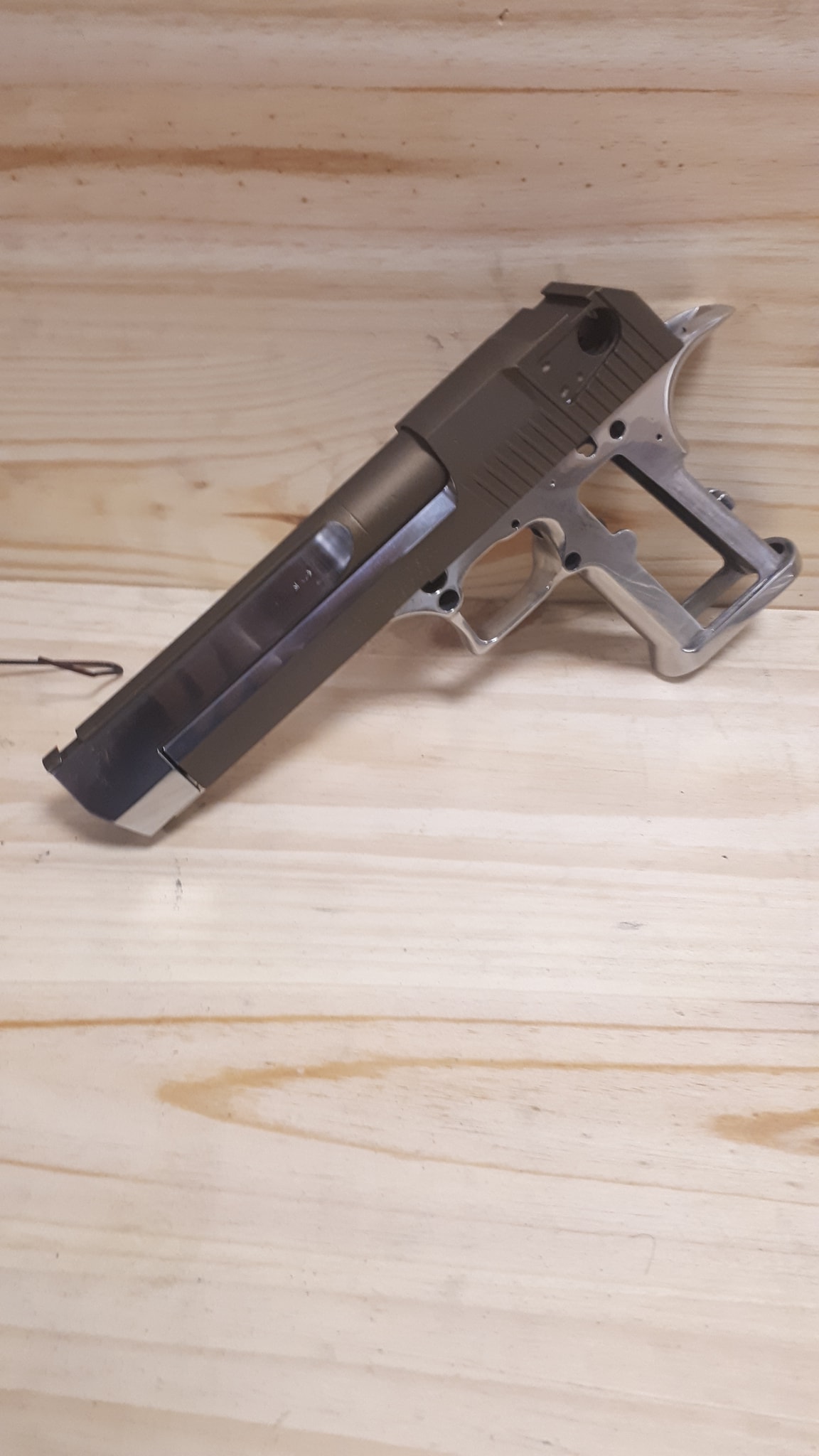 IMI Désert Eagle en 44mag : — photo