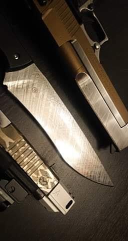 Quelques retour photos de nos travaux spéciale Customs Acide et Cerakote. Couteaux fait… — photo