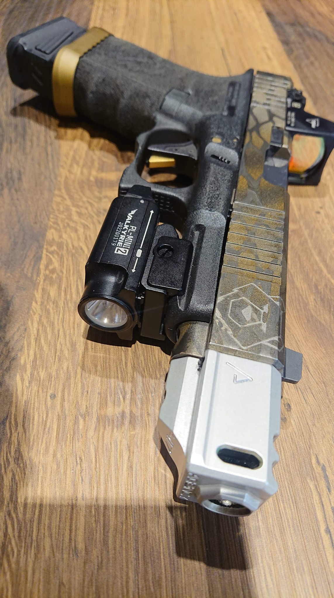 Quelques retour photos de nos travaux spéciale Customs Acide et Cerakote. Couteaux fait… — photo