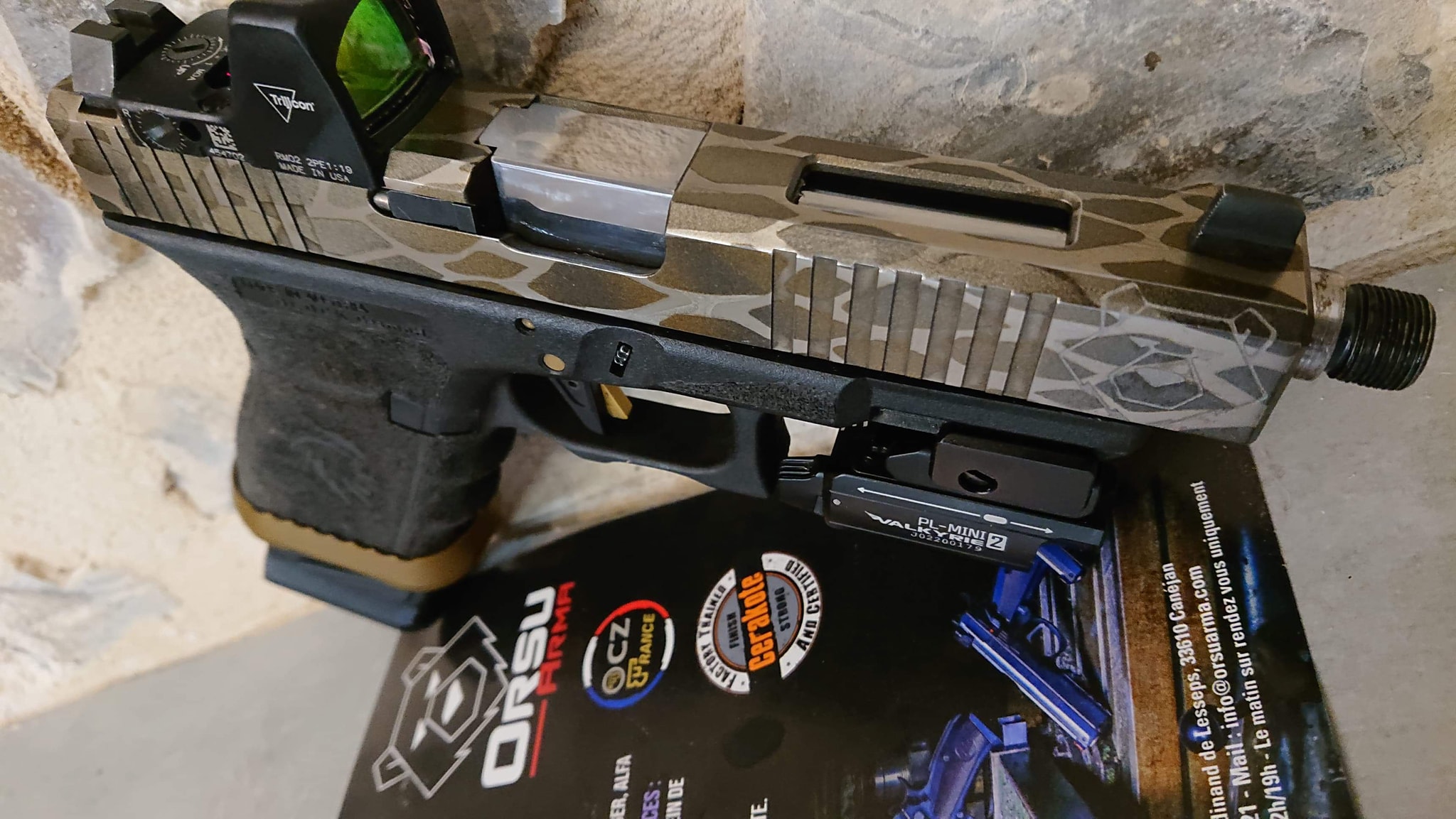 Quelques retour photos de nos travaux spéciale Customs Acide et Cerakote. Couteaux fait… — photo