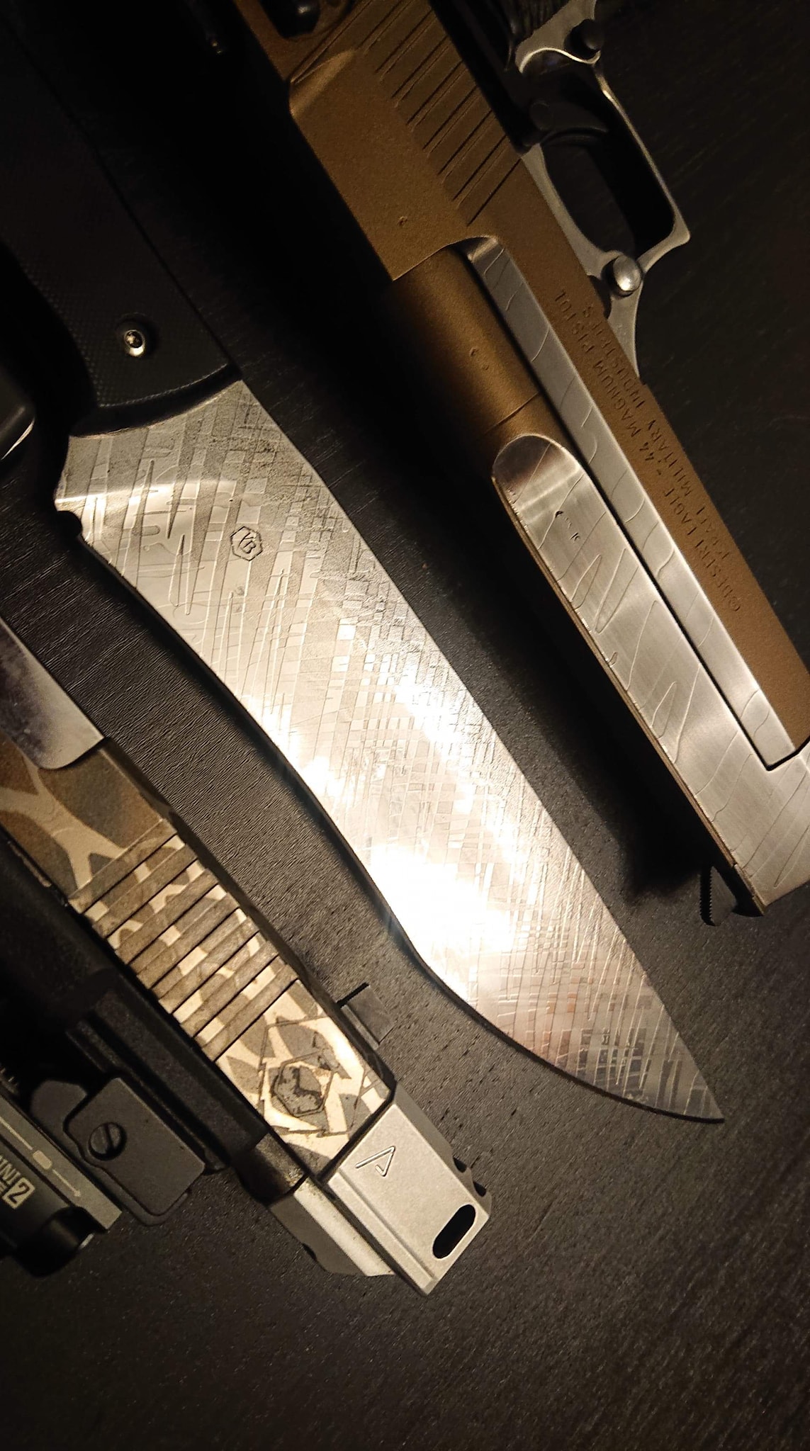 Quelques retour photos de nos travaux spéciale Customs Acide et Cerakote. Couteaux fait… — photo
