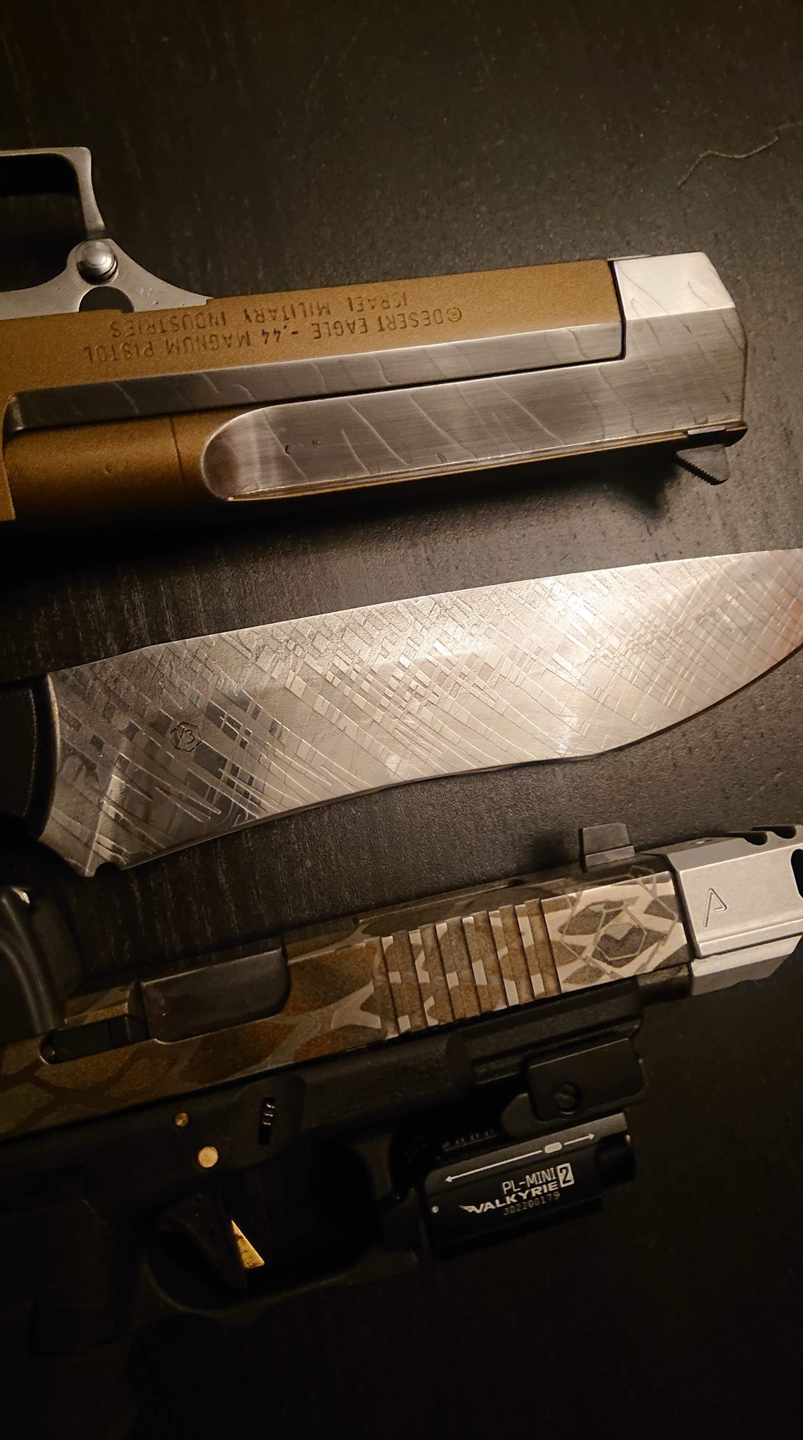 Quelques retour photos de nos travaux spéciale Customs Acide et Cerakote. Couteaux fait… — photo