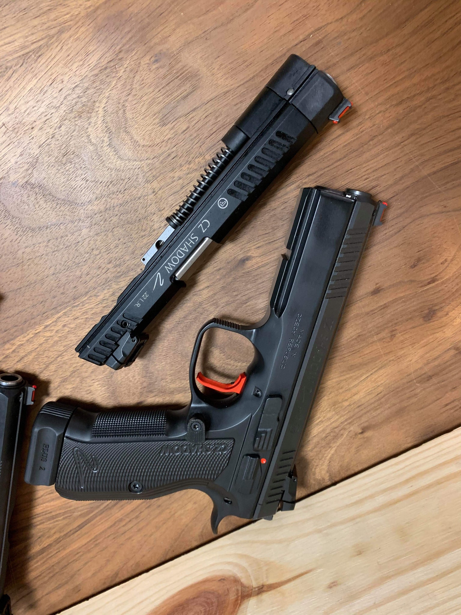 Poste du jour sur deux Customs CZ + Convertion SP01 & Shadow II : — photo
