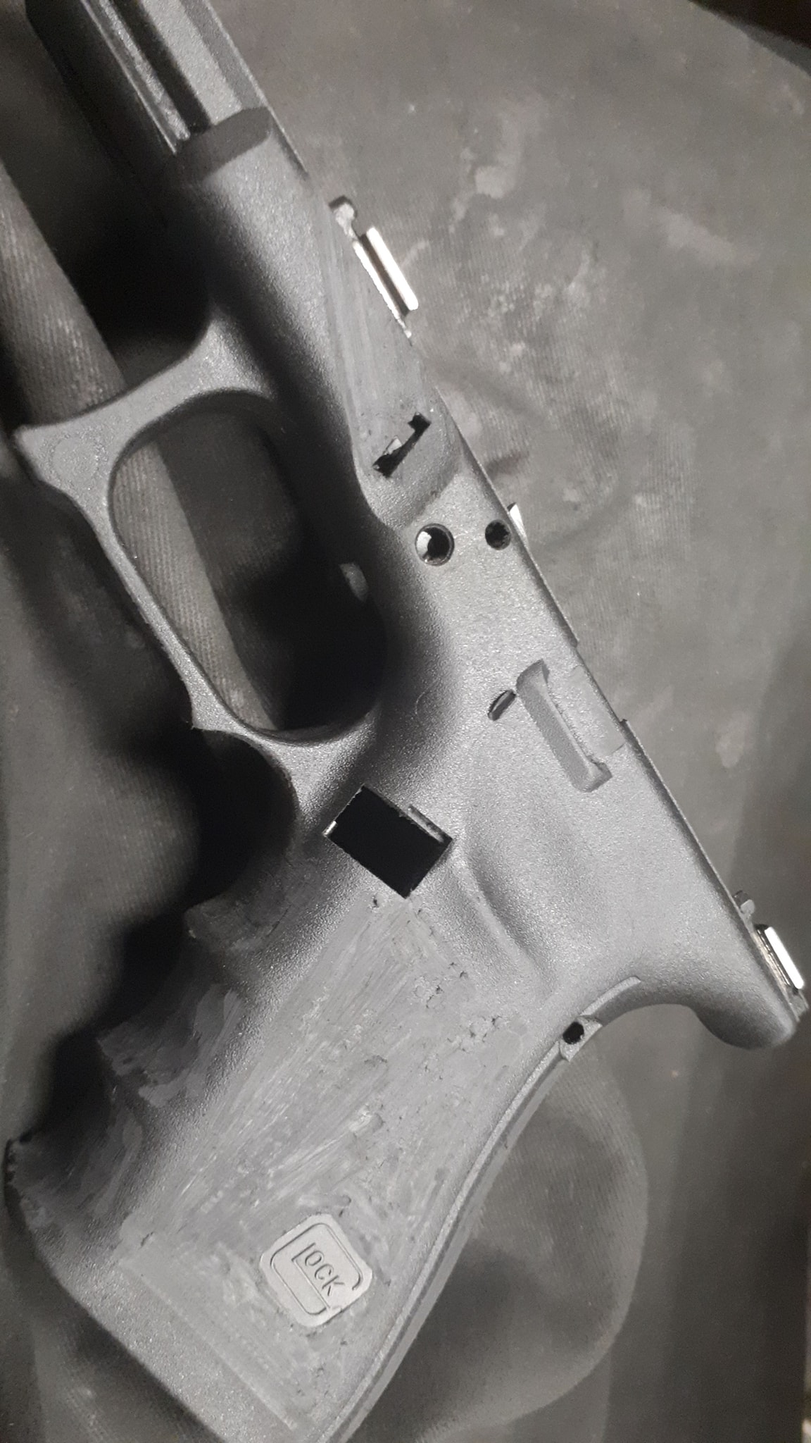 Poste du Jour, quelques photos sur un de nos Custom Acide sur un Glock G19 Fileté, avec… — photo