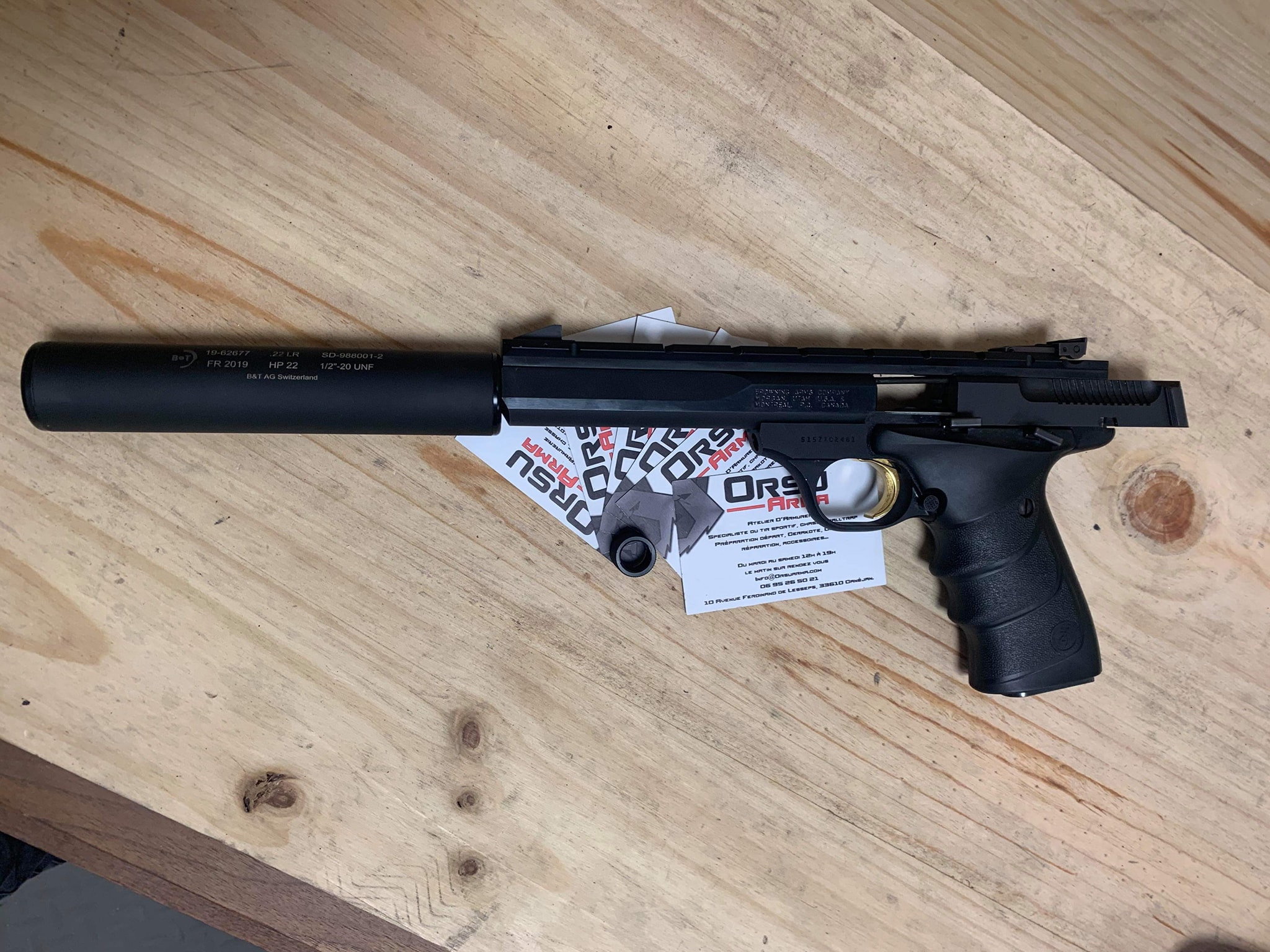 Poste du jour sur le filetage d'un Browning Buckmarck URX, noter la super concentricité… — photo