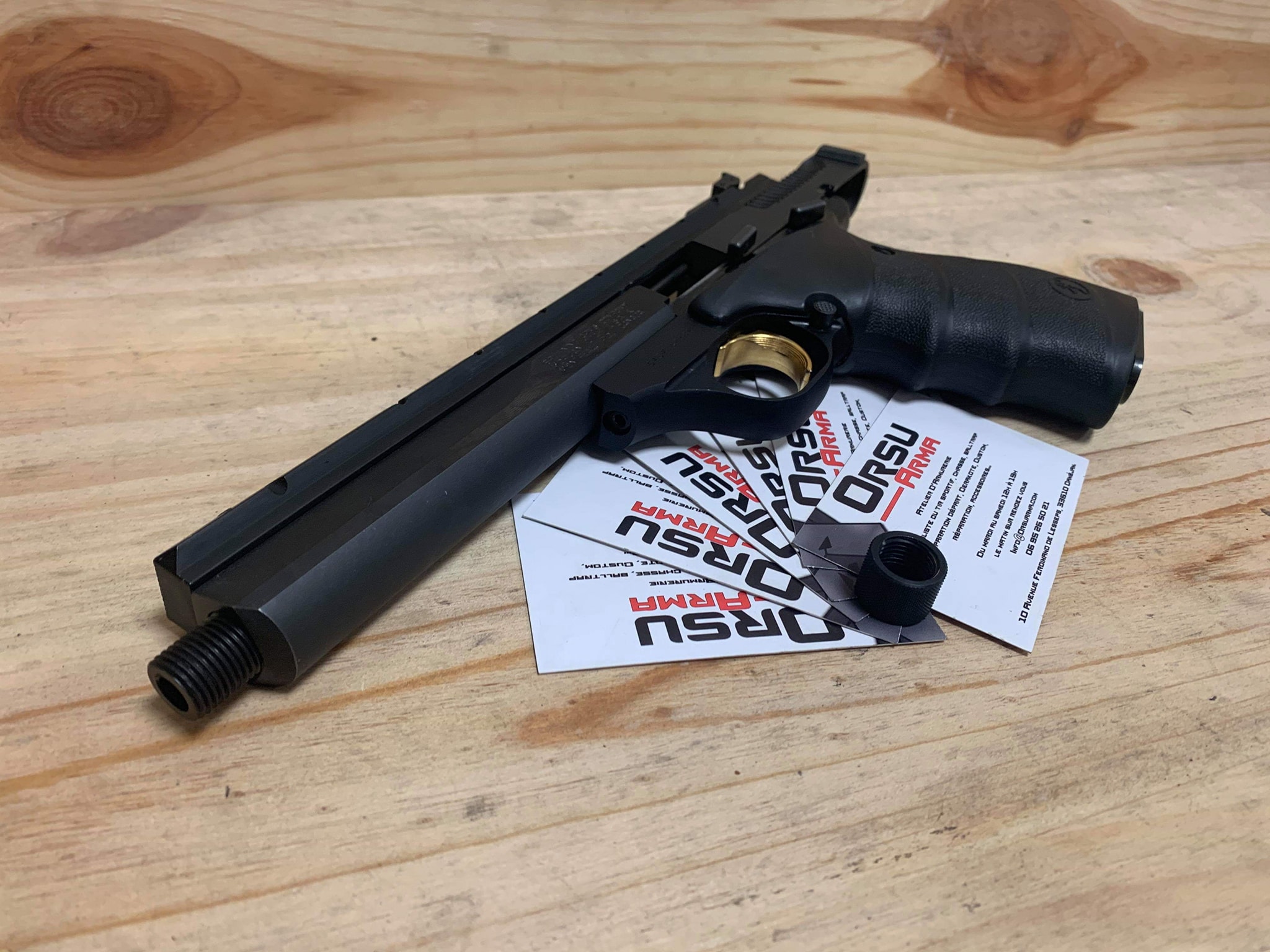 Poste du jour sur le filetage d'un Browning Buckmarck URX, noter la super concentricité… — photo