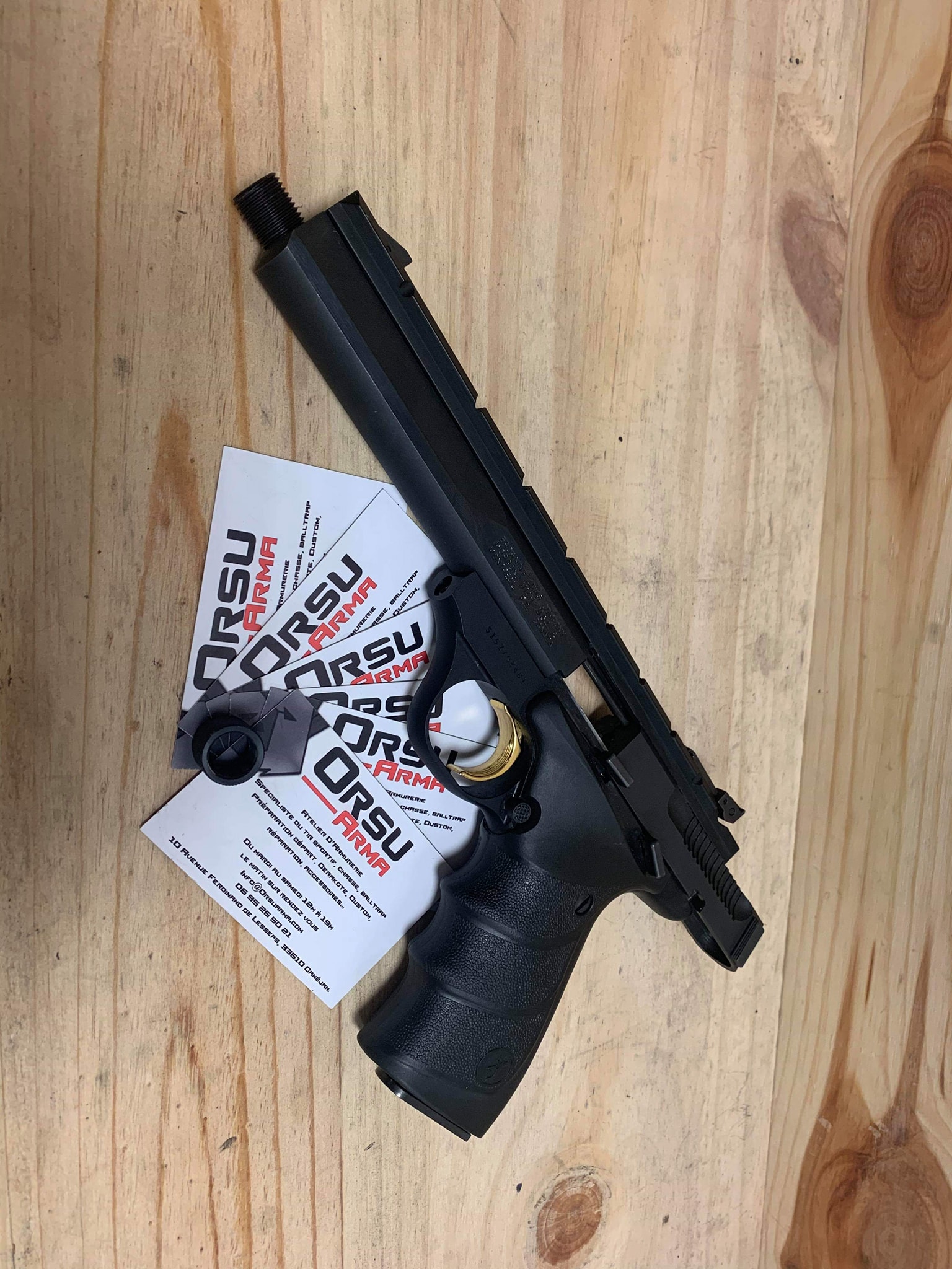 Poste du jour sur le filetage d'un Browning Buckmarck URX, noter la super concentricité… — photo