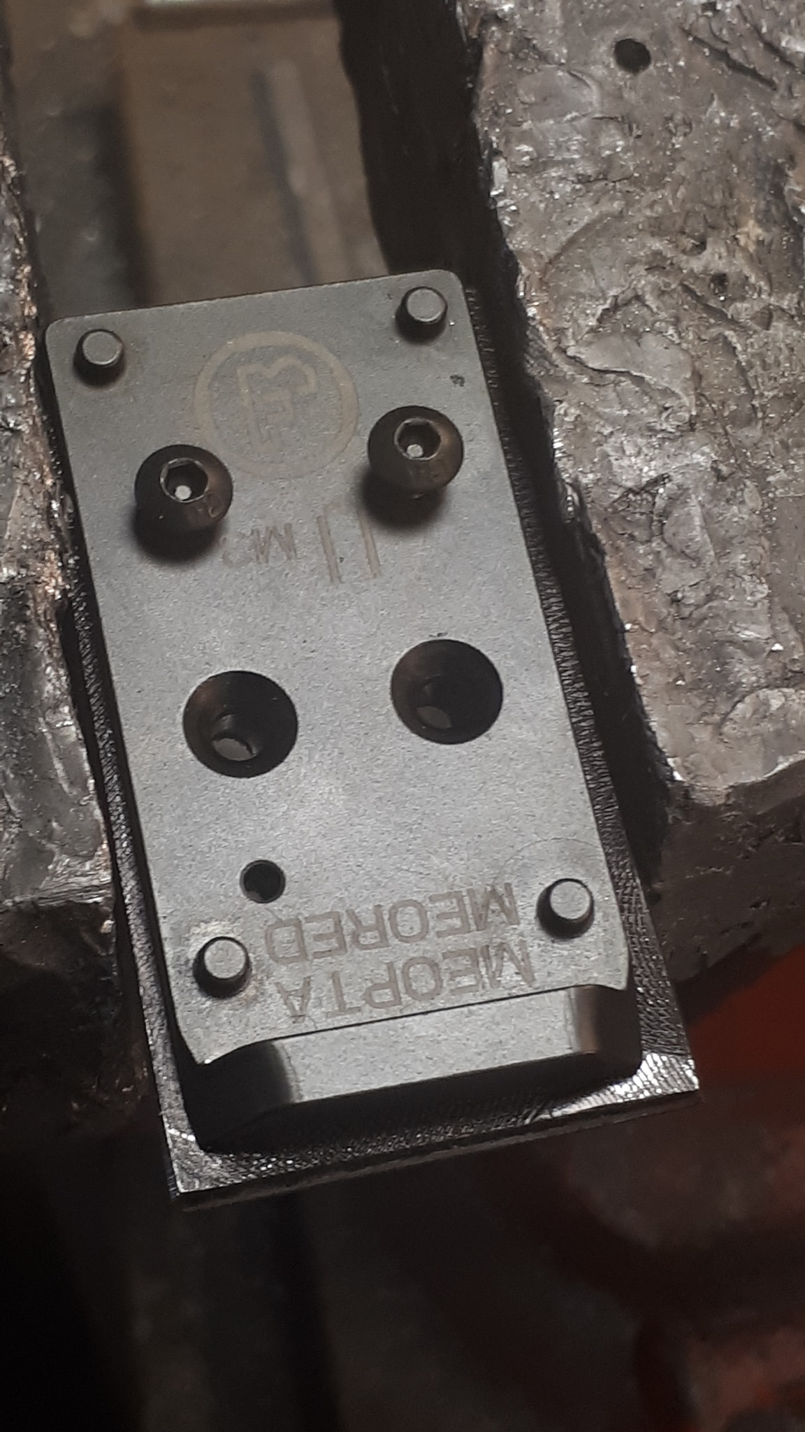 Poste du jour sur la fabrication d'une interface pour point rouge Vortex Venom sur un C… — photo