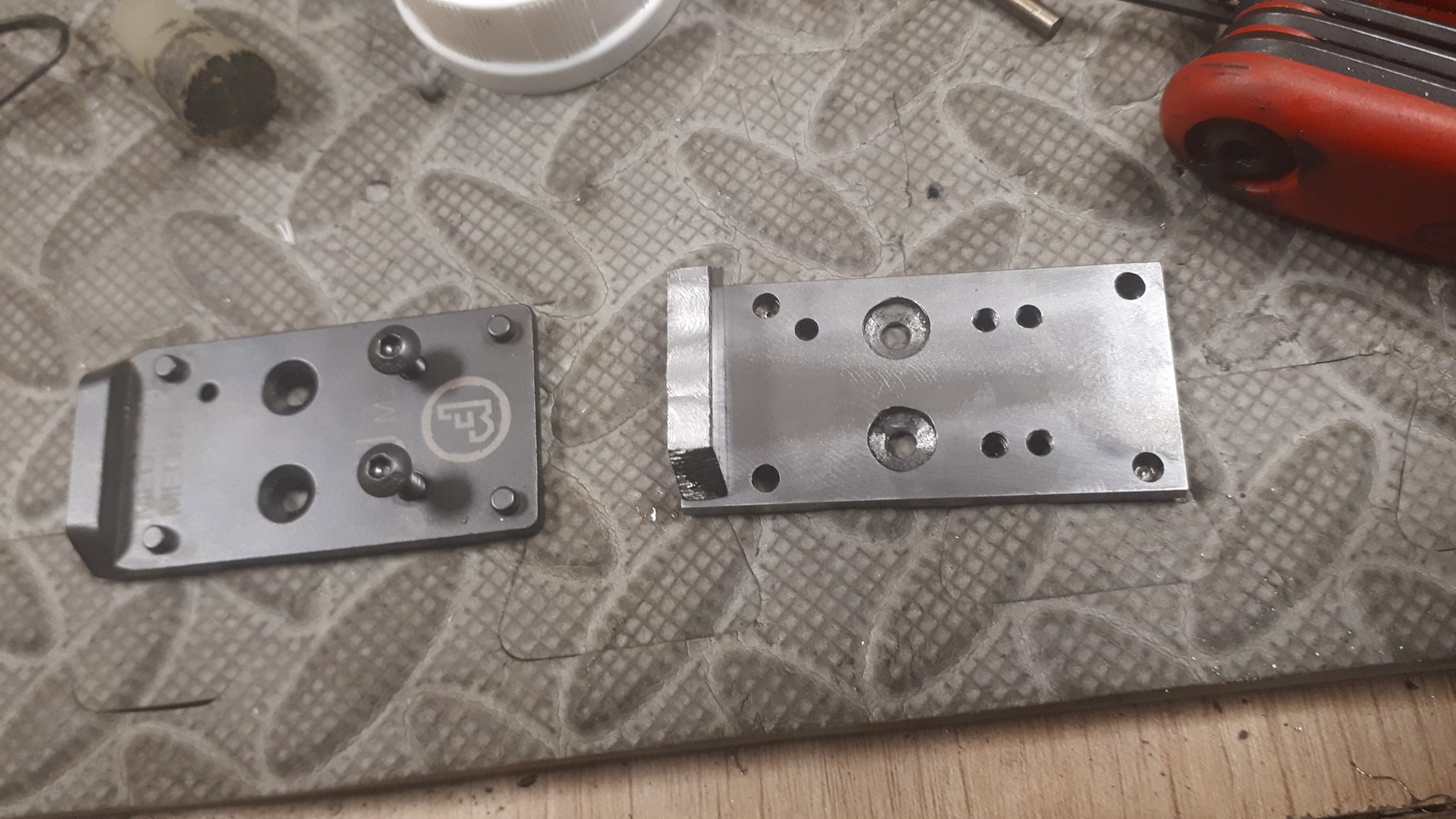 Poste du jour sur la fabrication d'une interface pour point rouge Vortex Venom sur un C… — photo