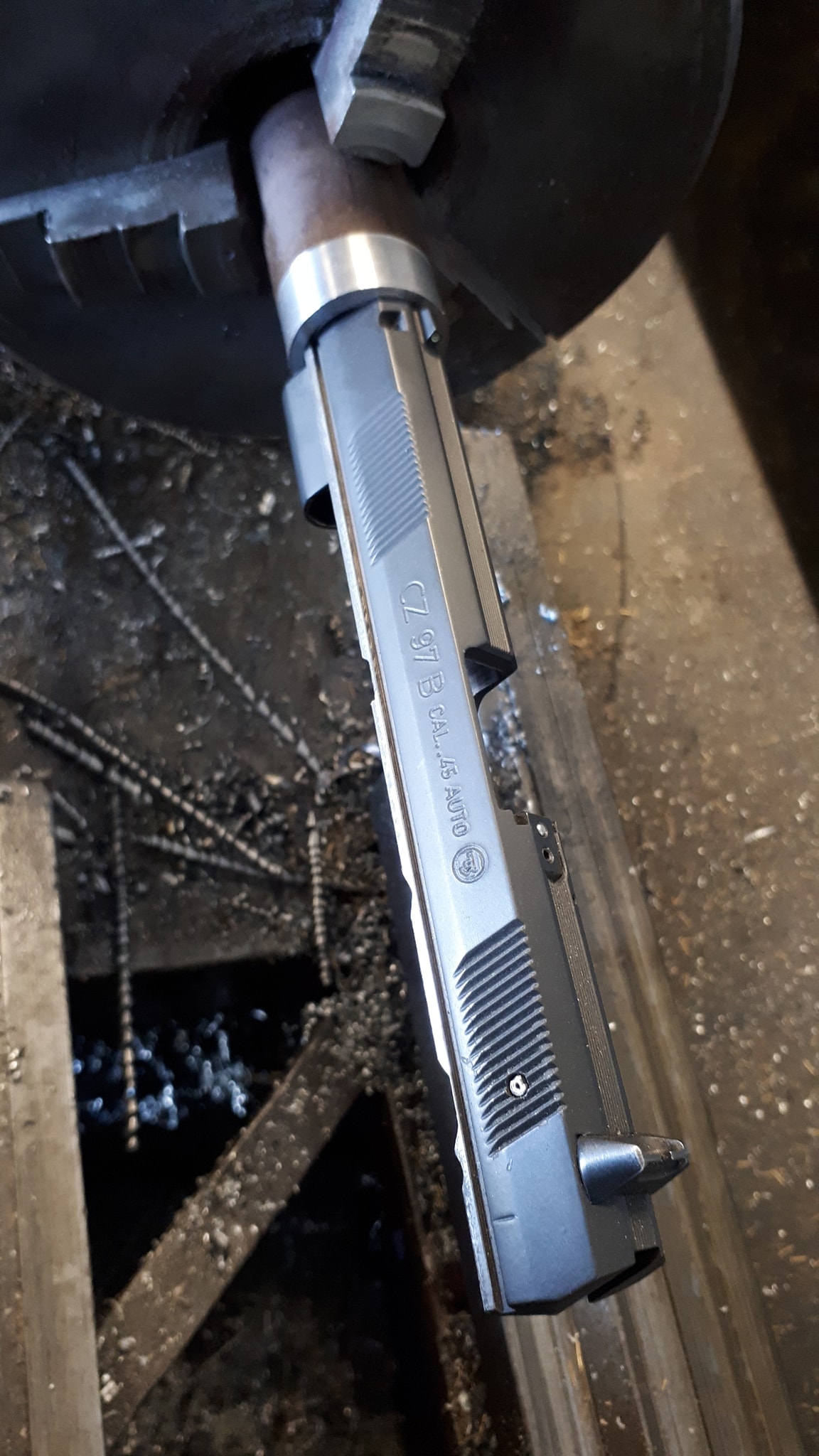 Poste du Jour sur le Custom d'un CZ 97B bien qu'il y ait déjà eut une magnifique présen… — photo