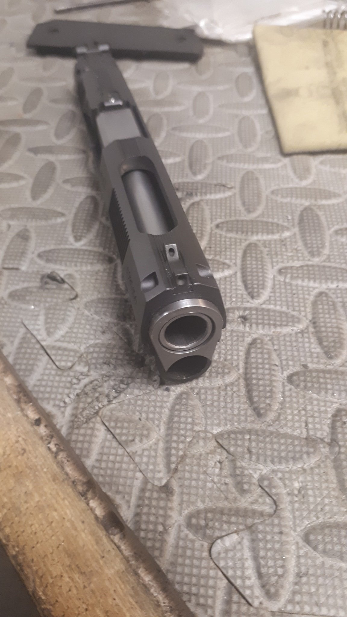 Poste du Jour sur le Custom d'un CZ 97B bien qu'il y ait déjà eut une magnifique présen… — photo