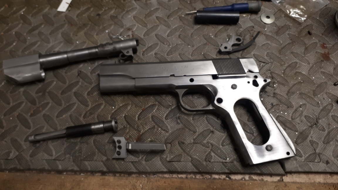 Deuxiéme et dernier post sur ce petit 1911 Springfield Super Comp refait à neuf et pass… — photo