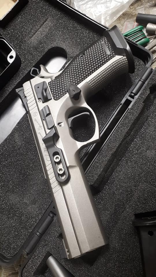 Poste du Samedi soir sur la réalisation d'un Custom sur base de CZ Tactical Sport en 9m… — photo