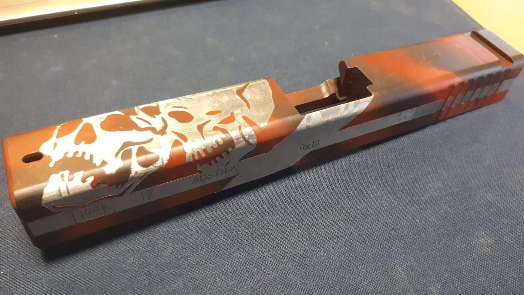 Poste du jour sur la réalisation d'un Custom Acide engraving + Cerakote bi ton Smith et… — photo