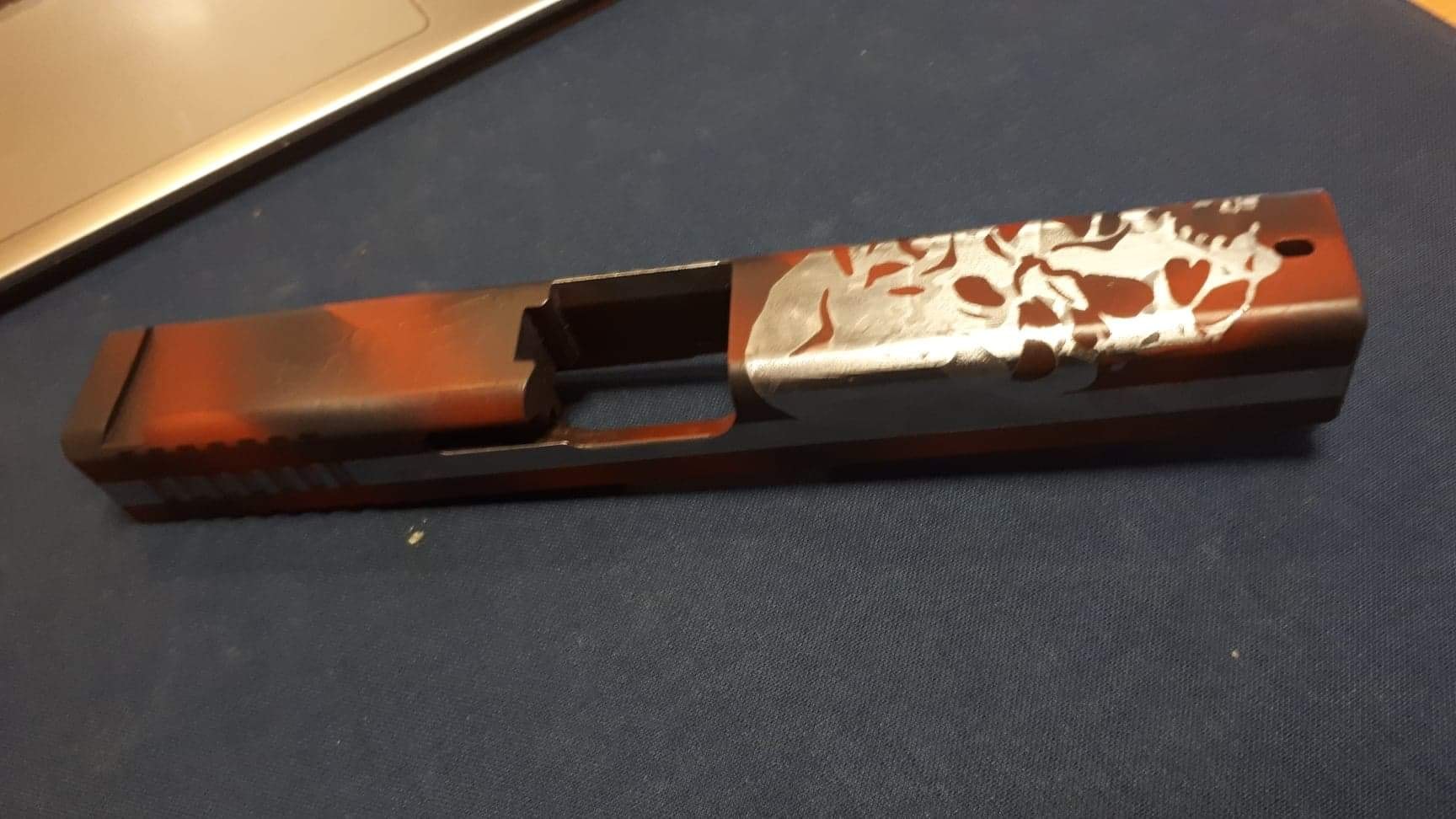 Poste du jour sur la réalisation d'un Custom Acide engraving + Cerakote bi ton Smith et… — photo