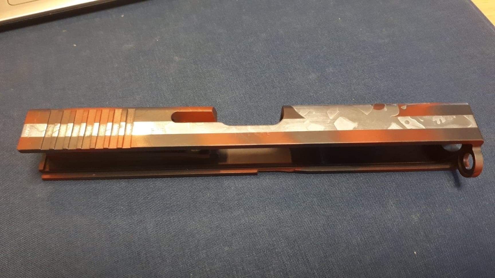 Poste du jour sur la réalisation d'un Custom Acide engraving + Cerakote bi ton Smith et… — photo